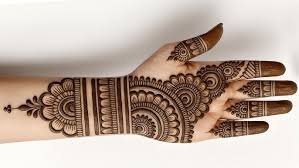Free Mehndi service at Deepa Silks